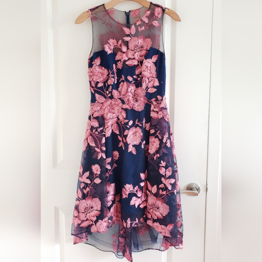 Marchesa notte navy knee length dress with embroidered flowers size 4 NWT
